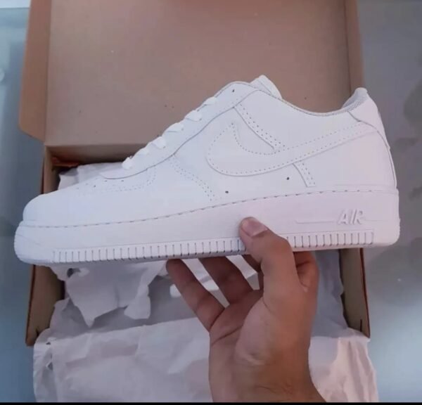 Nike Air Force 1 - Image 4