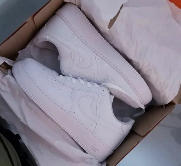 Nike Air Force 1 - Image 2