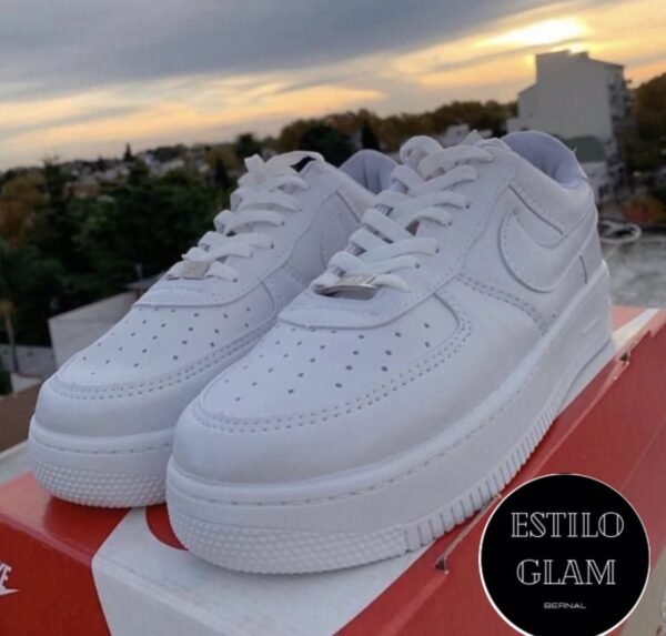 Nike Air Force 1